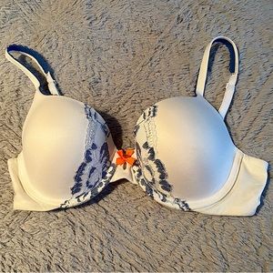 Victoria’s Secret Push-Up Bra, 34C